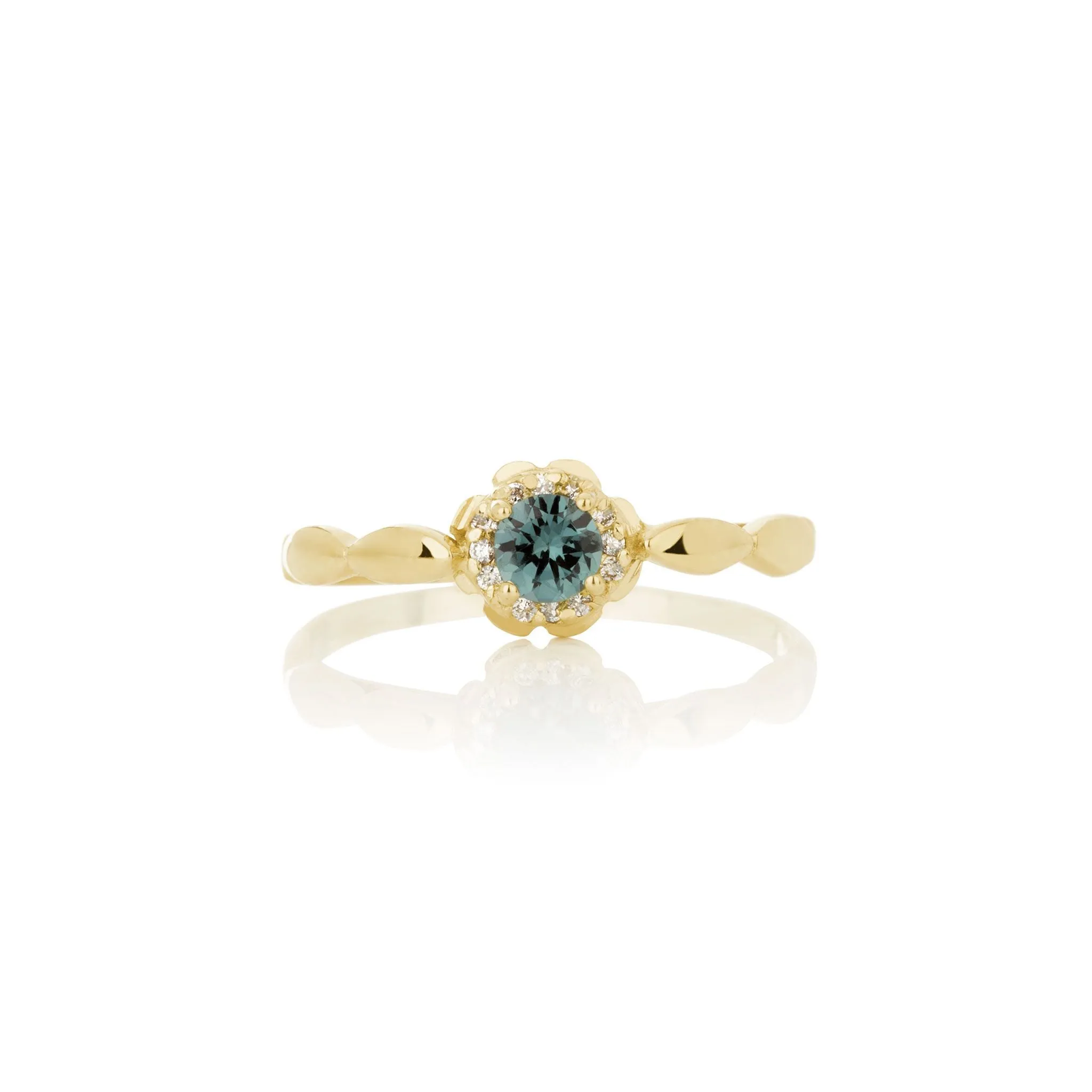 Women's spinel ring